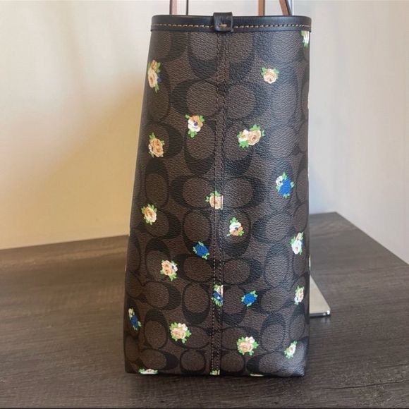NWT Coach City Tote In Signature Canvas With Vintage Mini Rose Print - Picture 3 of 9